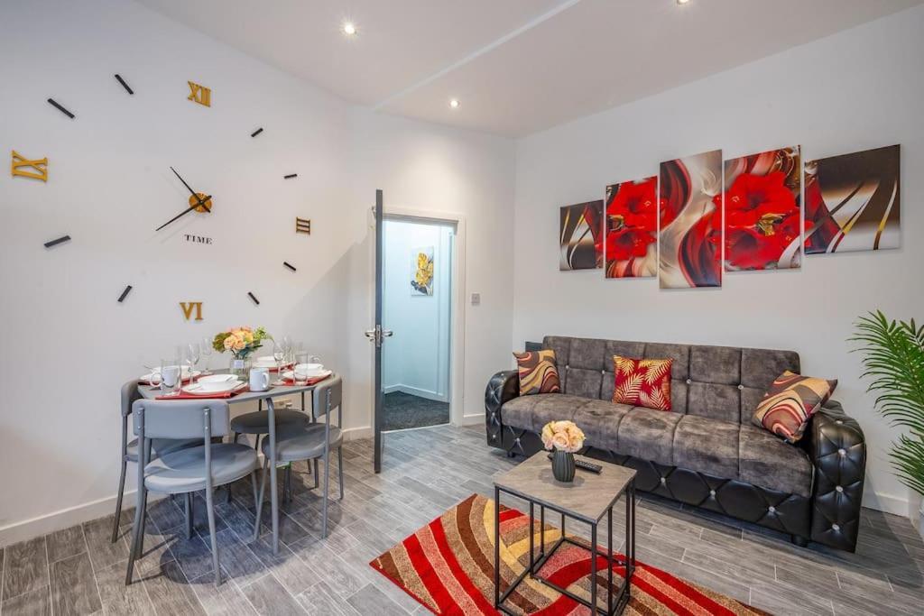 *Fl1K* For Your Most Relaxed & Cosy Stay + Free Parking + Free Fast Wifi Leeds  Exterior foto